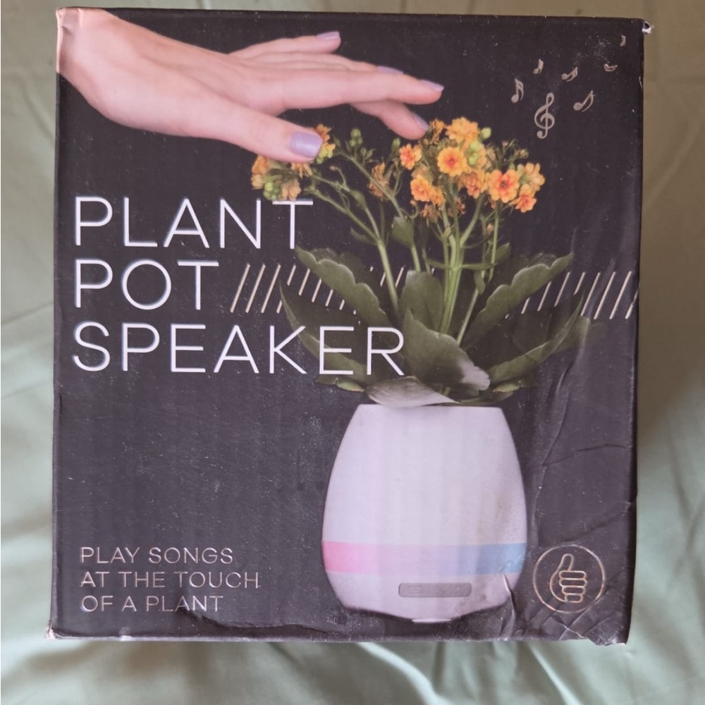 Plant Pot Speaker - Touch-Activated Bluetooth - Unique Decor